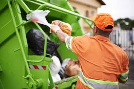 Best Commercial Junk Removal  in Delafield, WI